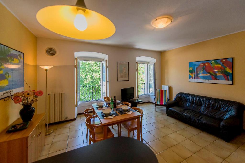 Le Residenze Del Conte Agudio Appartamento Malgrate Camera foto